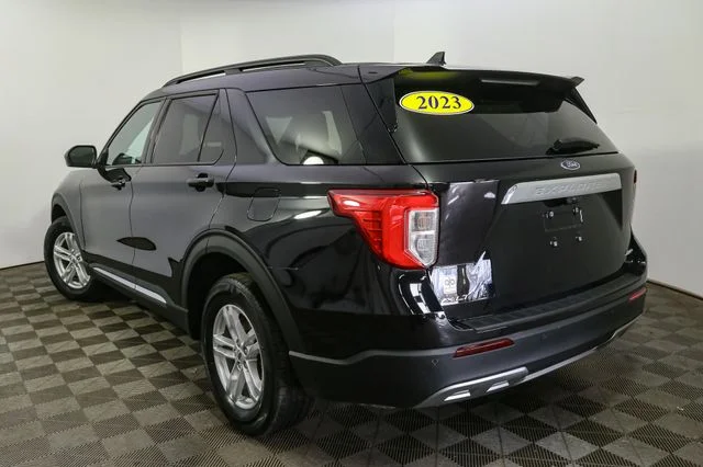 Used 2023 Black Ford XLT image 7