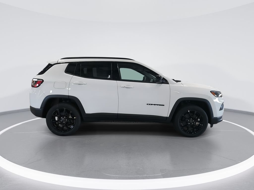 New 2026 White Jeep Latitude image 9