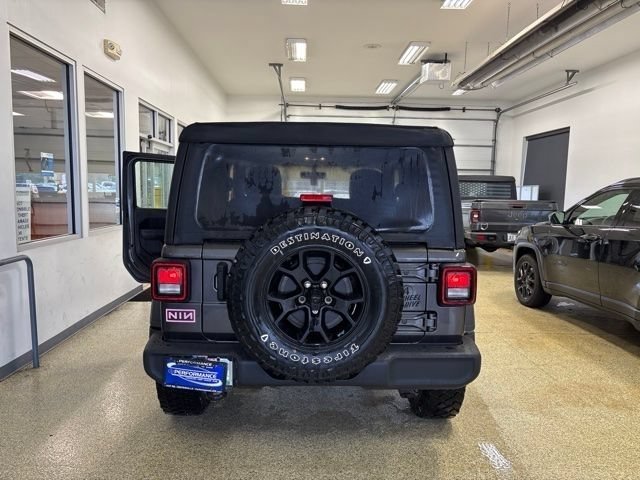 Used 2021 Granite Crystal Metallic Clearcoat Jeep Willys image 23