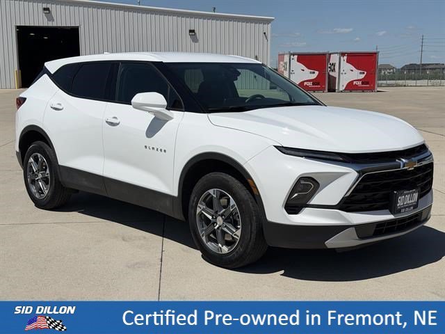 Used 2025 Summit White Chevrolet LT image 11