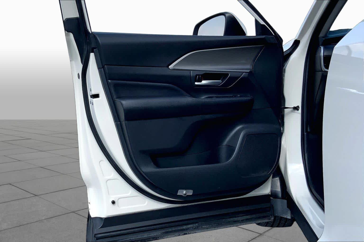 Used 2024 Coastal Cream Toyota XLE image 21