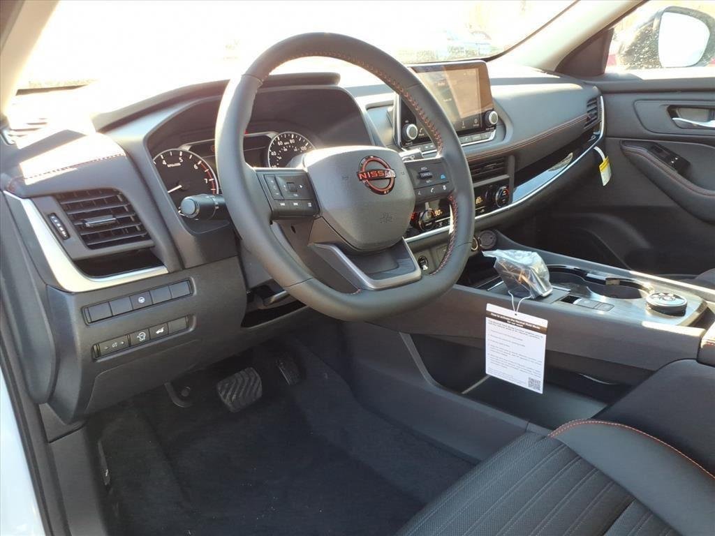 New 2026 Everest White Pearl TriCoat Nissan Rock Creek® image 11
