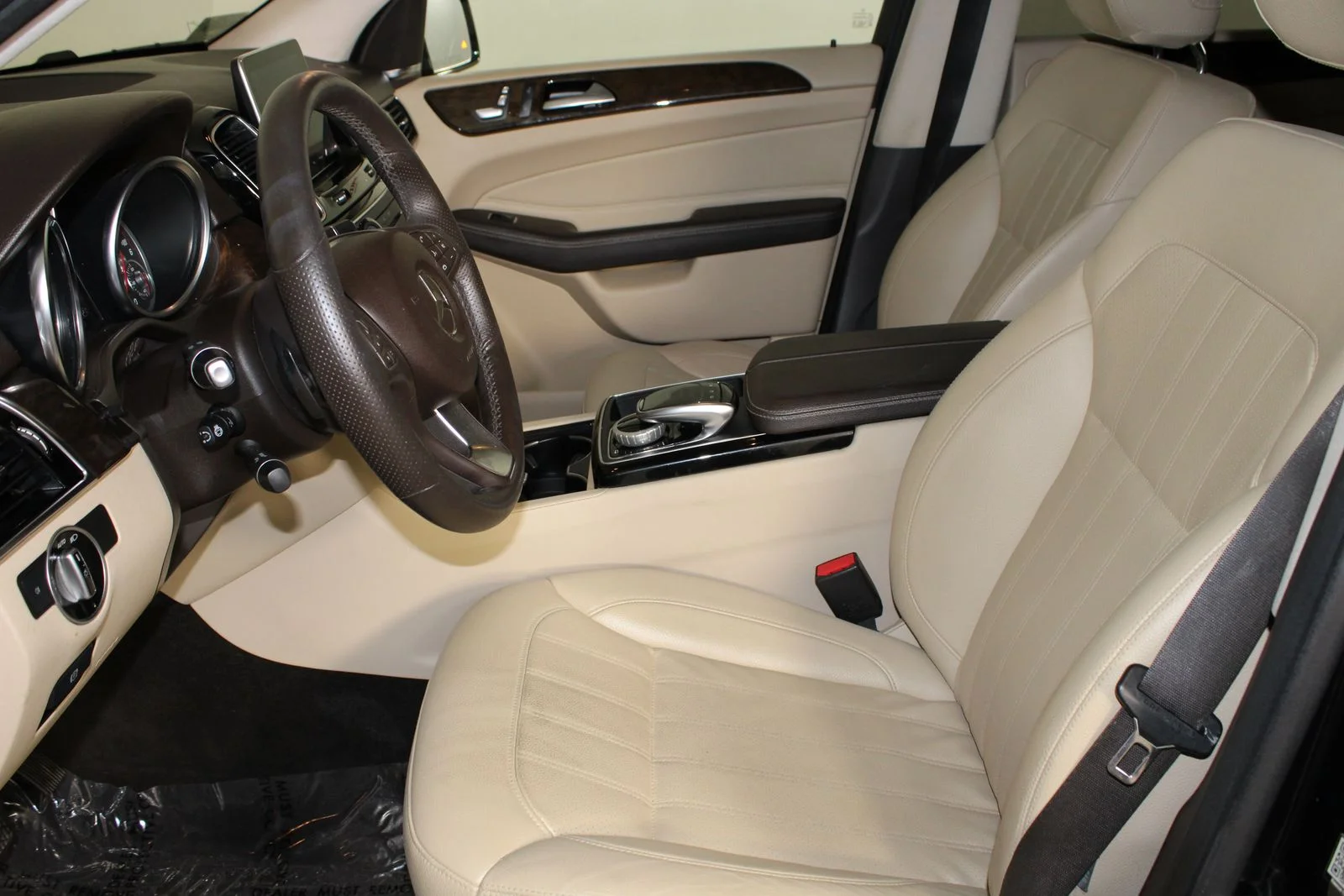 Used 2016 Black Mercedes-Benz GLE 300d image 10