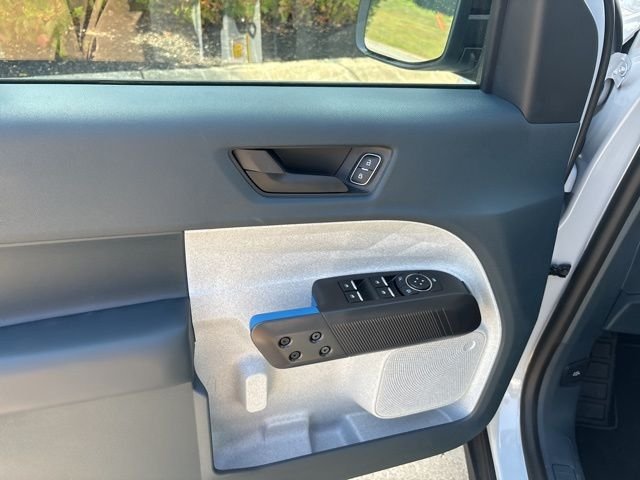New 2025 Space White Metallic Ford XLT image 14
