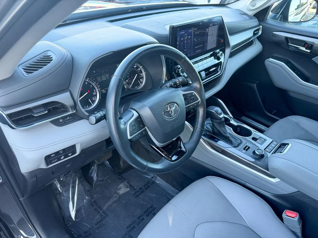 2022 Toyota Highlander Limited - Photo 11