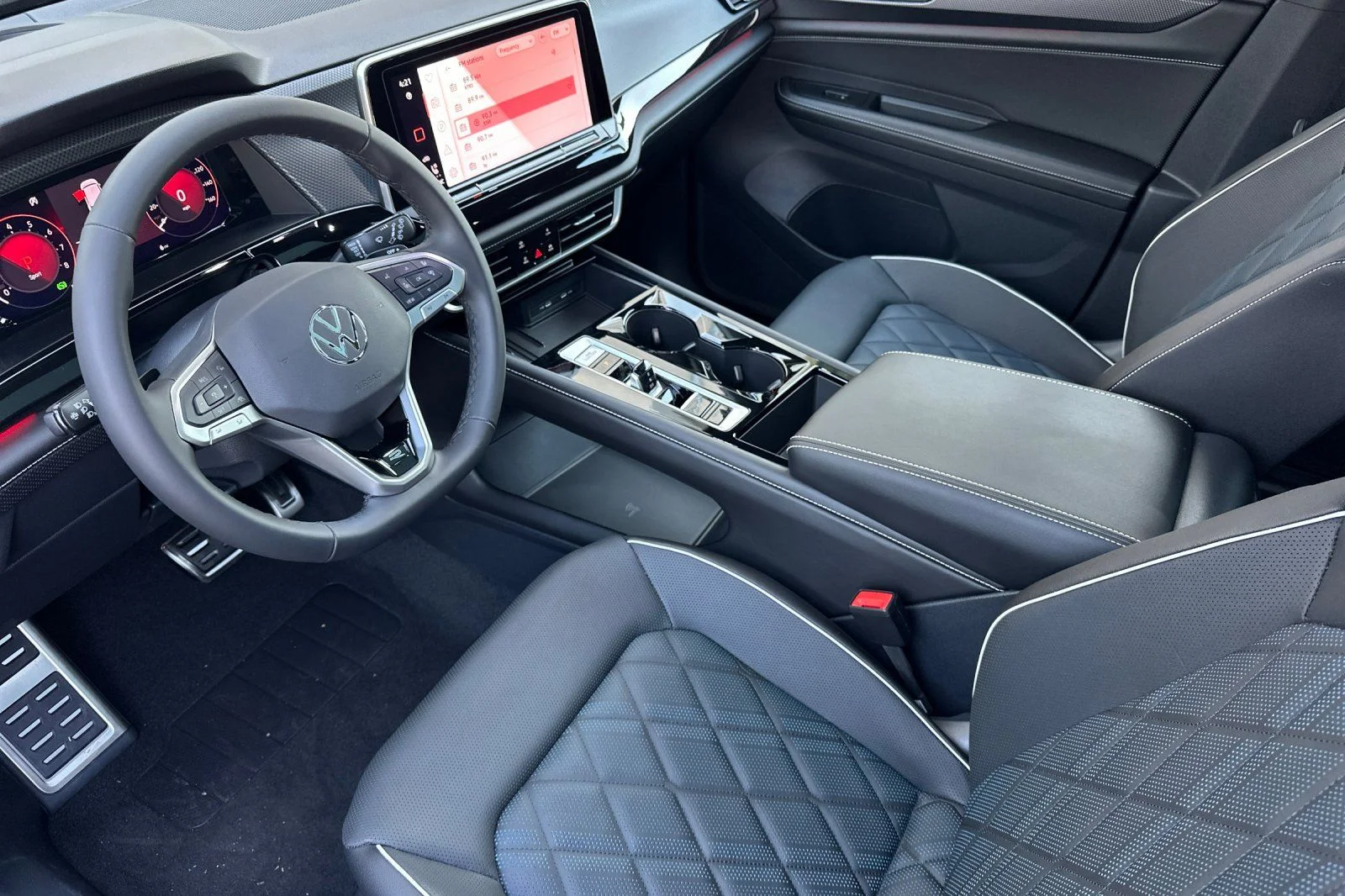 2026 Volkswagen Atlas Cross Sport SEL Premium R-LINE - Photo 8