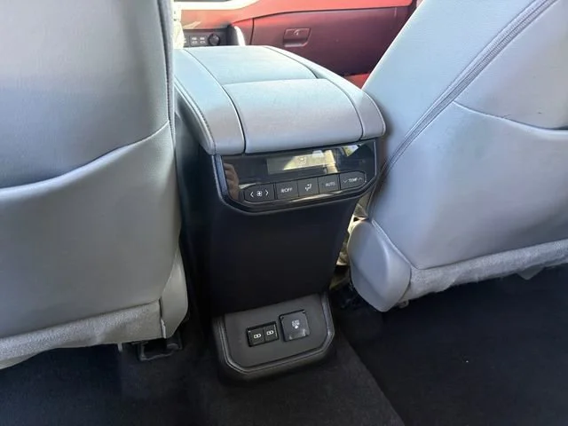 2024 Toyota Highlander Limited - Photo 22