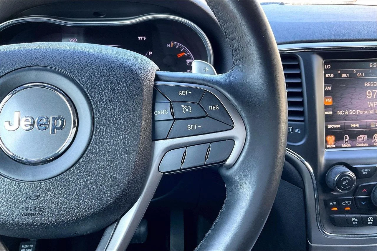 Used 2017 White Jeep Altitude image 29