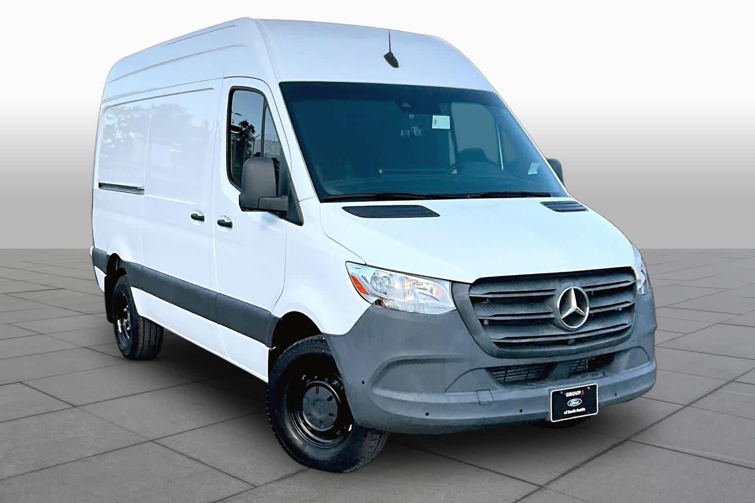 Used 2022 Arctic White Mercedes-Benz  image 3