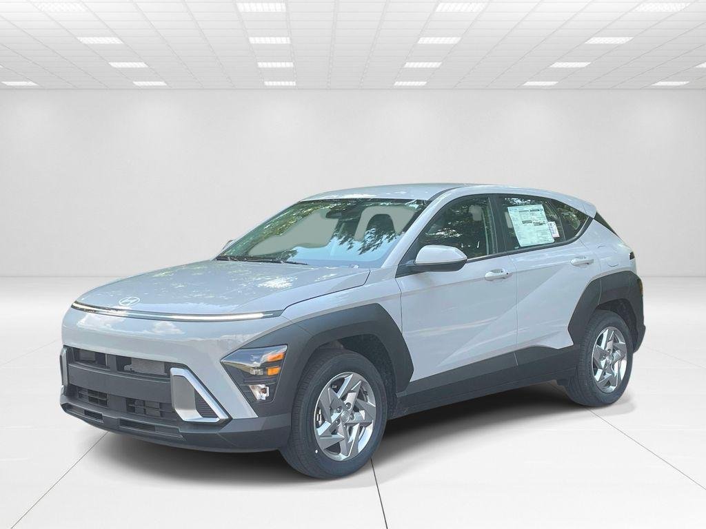 New 2026 Gray Hyundai SE FWD image 3