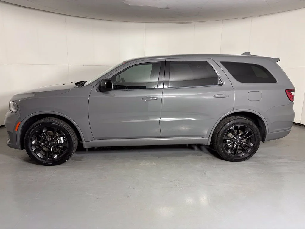 Used 2022 Gray Dodge SXT image 5