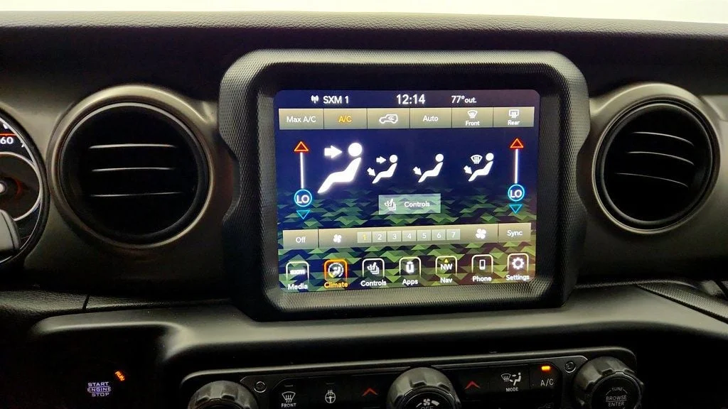 Used 2022 Black Clearcoat Jeep Unlimited Willys 4x4 w/ Sky One-Touch Top & Alpine Audio image 19