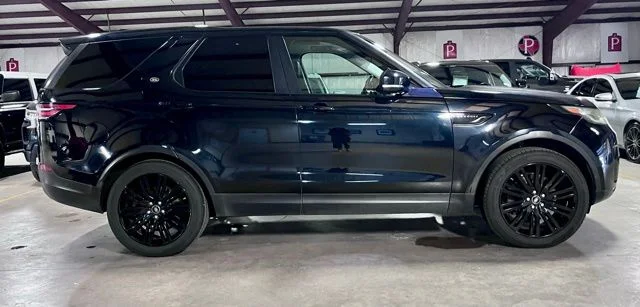 Used 2017 Black Land Rover First Edition image 2