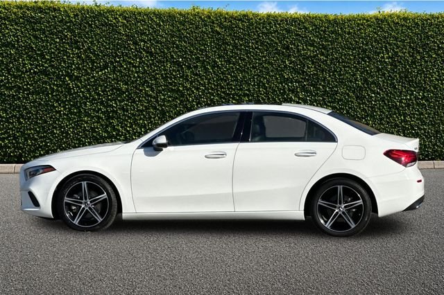Used 2022 White Mercedes-Benz A 220 image 7