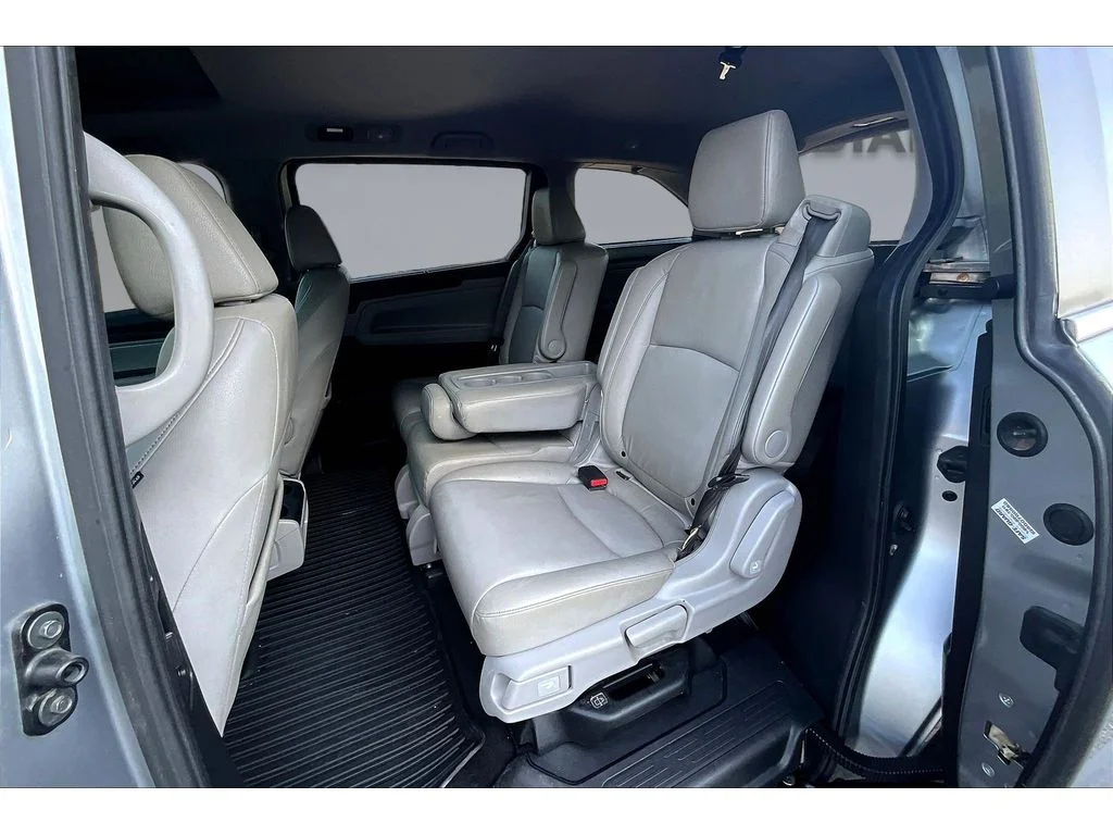 Used 2024 Silver Honda EX-L image 18