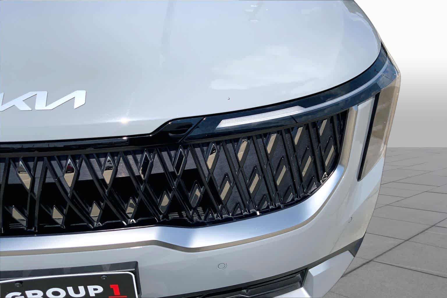 Used 2025 Ceramic Silver Kia EX image 29