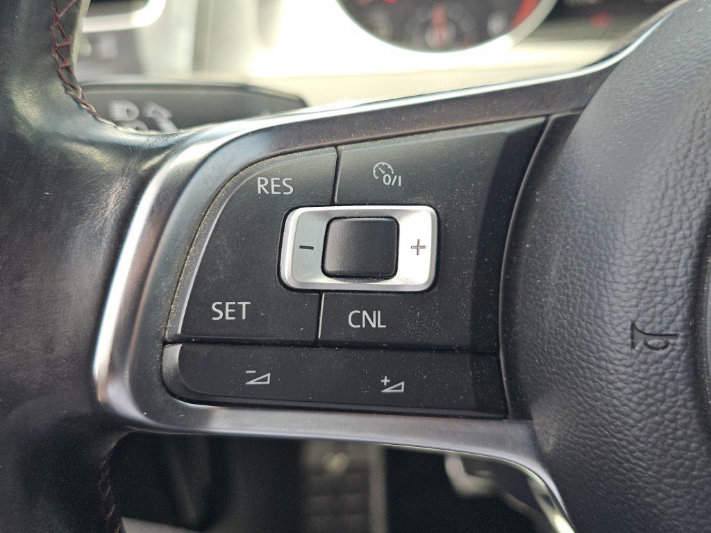 Used 2016 Tornado Red Volkswagen S image 11