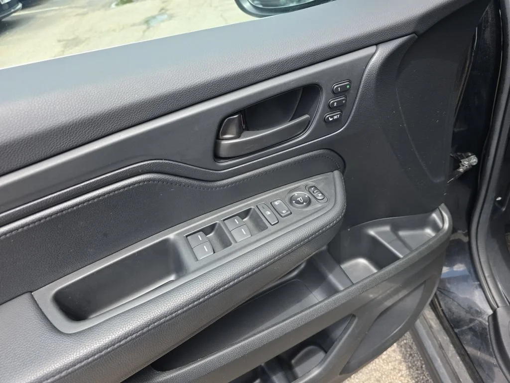 2024 Honda Odyssey EX-L - Photo 47