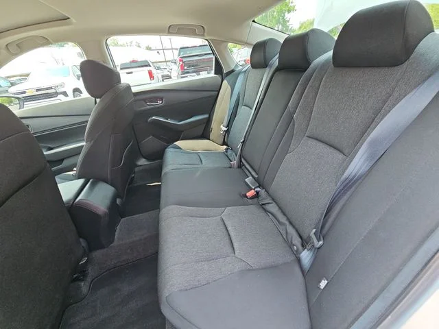 Used 2023 Silver Honda EX image 28