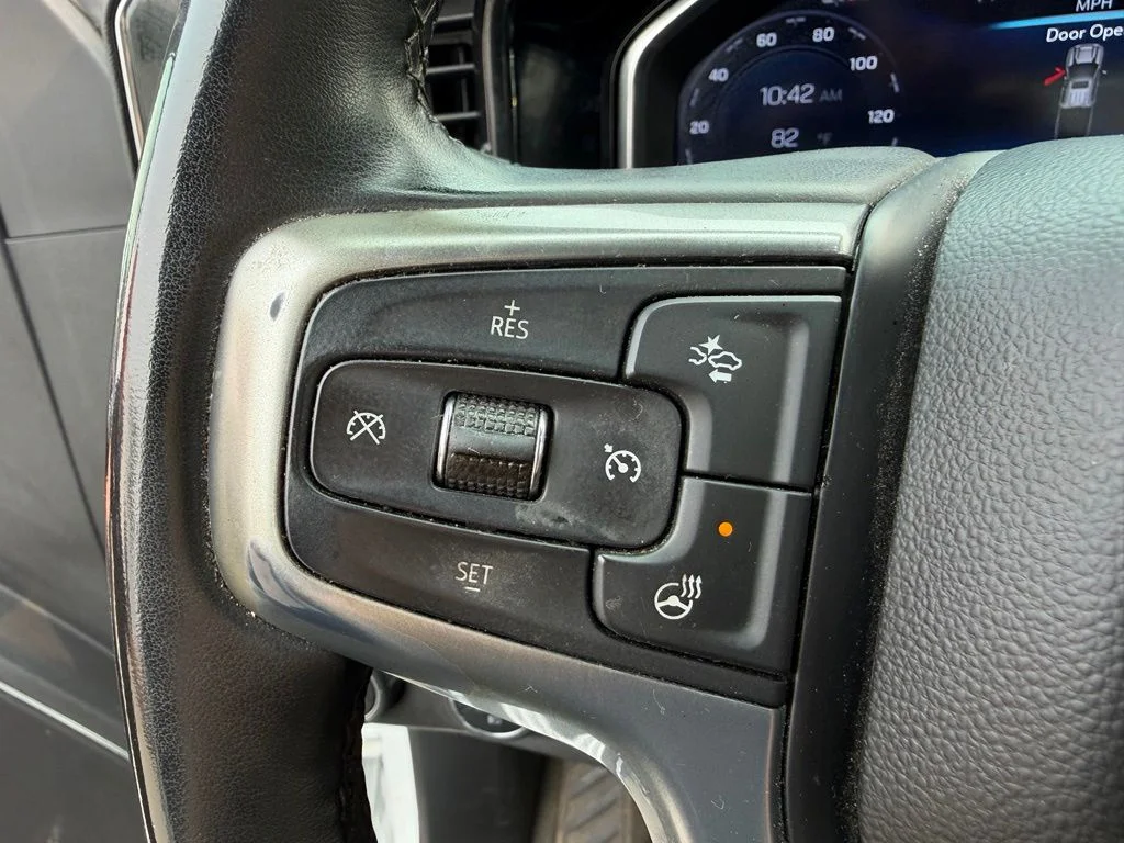 Used 2025 White Chevrolet LT image 6