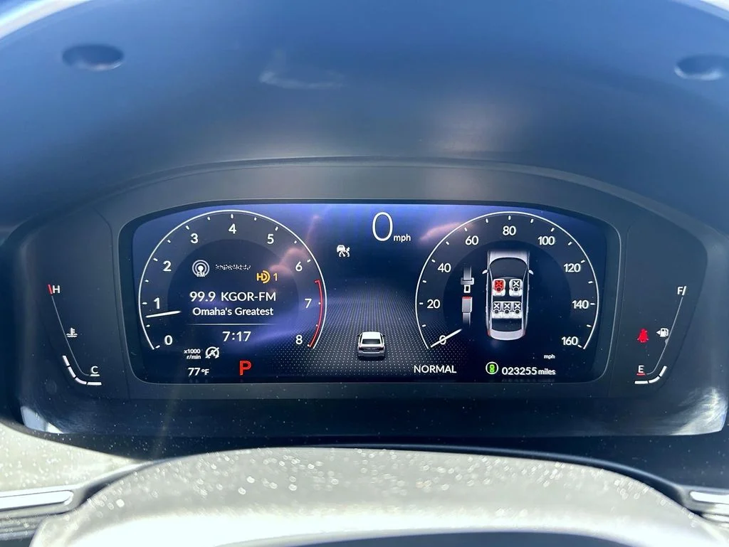 Used 2023 White Honda Touring image 14