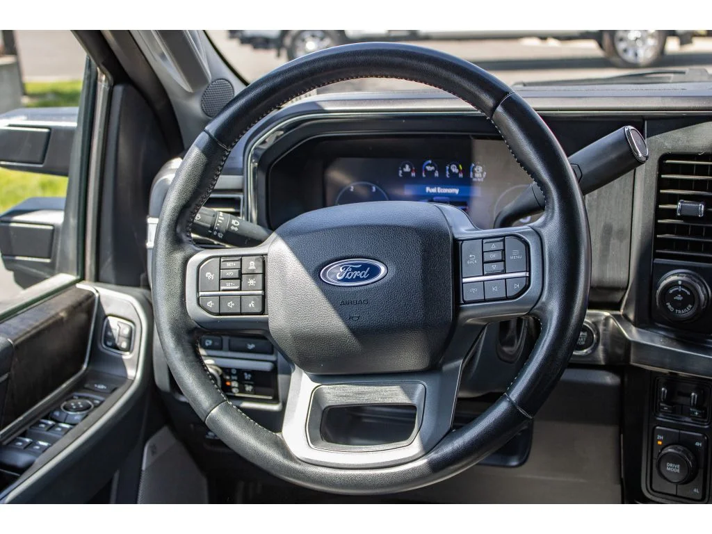 Used 2023 AGATE BLACK Ford LARIAT image 37