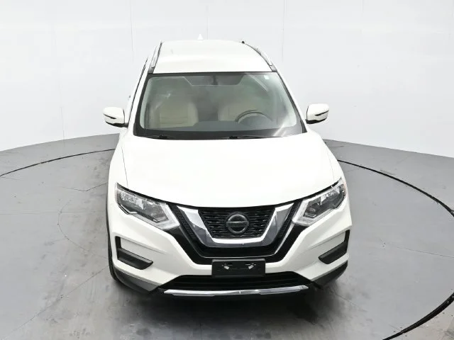 Used 2018 Pearl White Nissan SV image 34