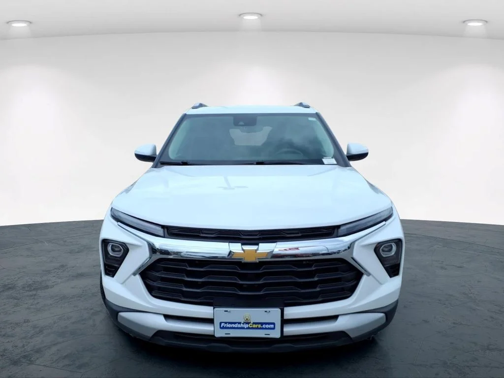 Used 2024 White Chevrolet LT image 4