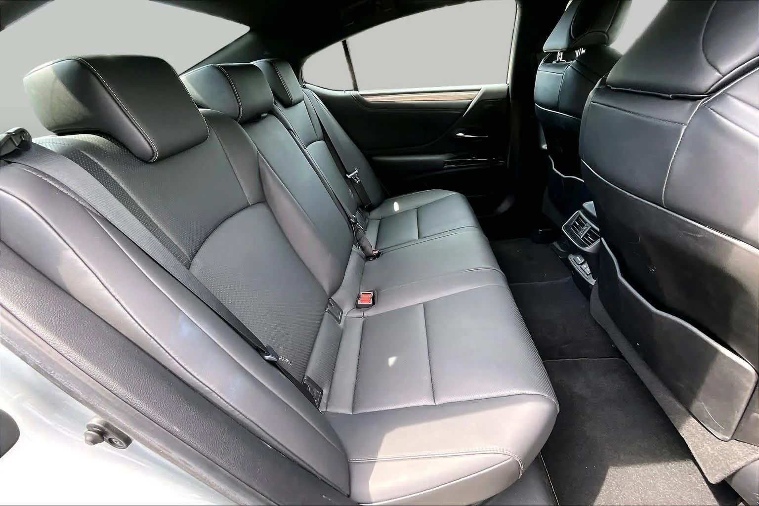 Used 2023 Iridium Lexus F SPORT Handling image 20