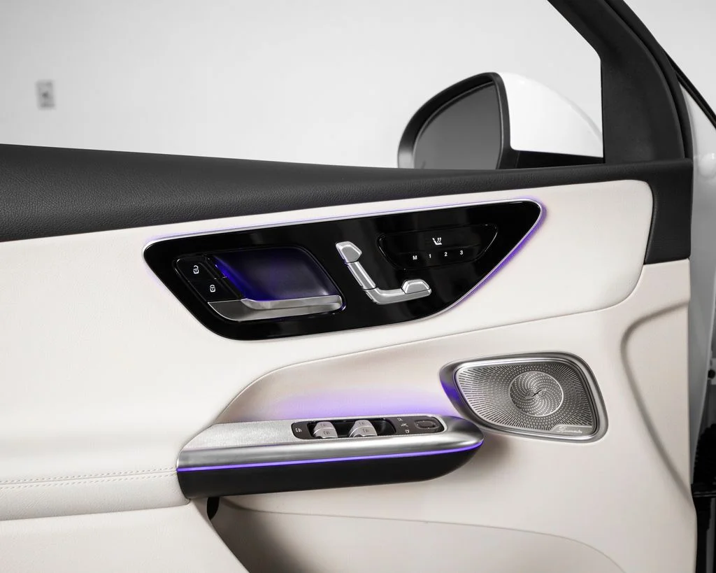 New 2026 White Mercedes-Benz GLC 300 image 6