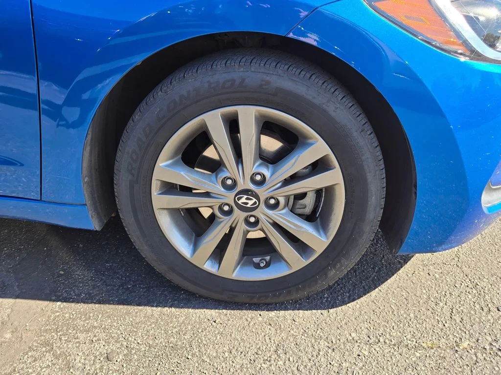 Used 2018 Electric Blue Hyundai SEL image 9