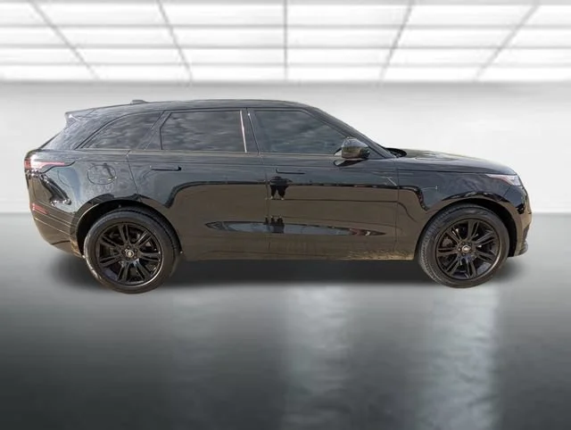 Used 2022 Black Land Rover R-Dynamic S image 37