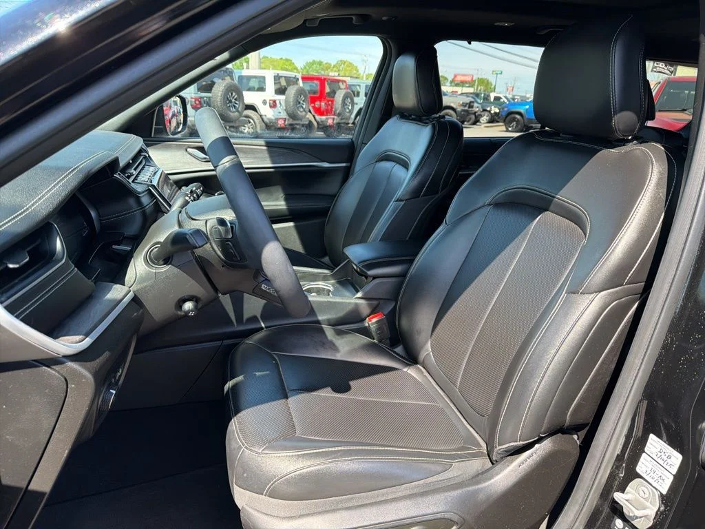 Used 2024 Black Jeep Limited image 36