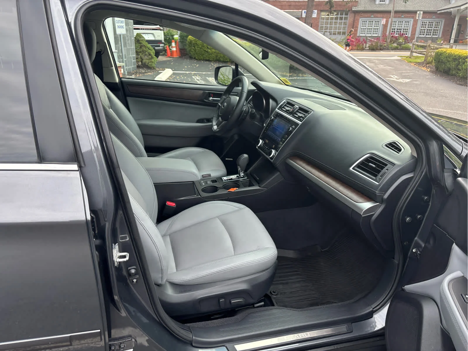 Used 2018 Magnetite Gray Metallic Subaru Limited image 28