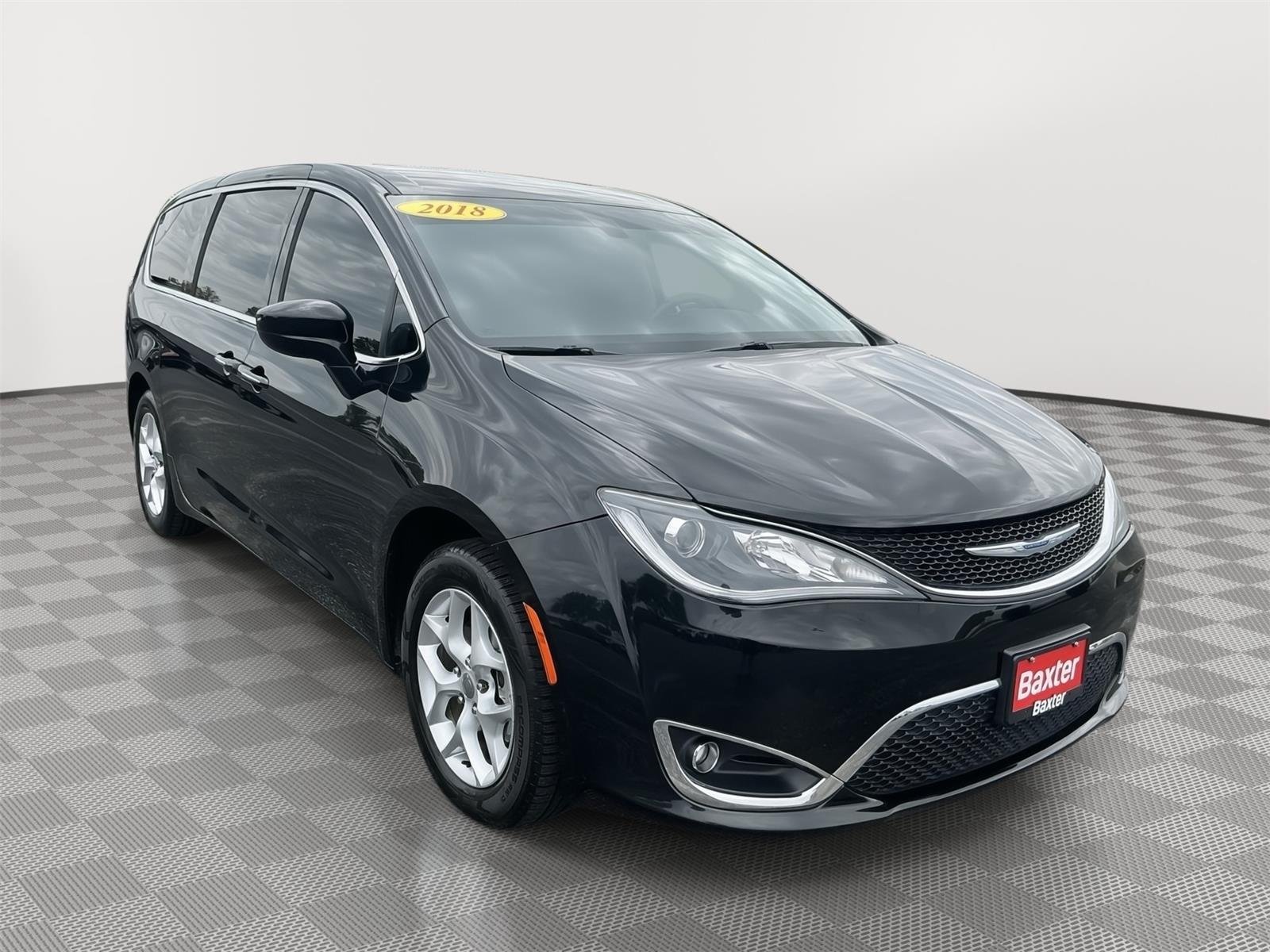 2018 Chrysler Pacifica Touring Plus's photo
