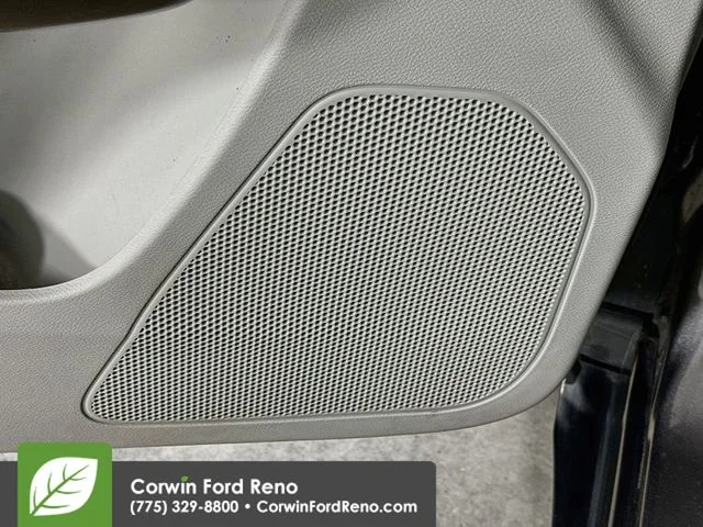Used 2019 Granite Crystal Clearcoat Metallic Jeep Overland image 22