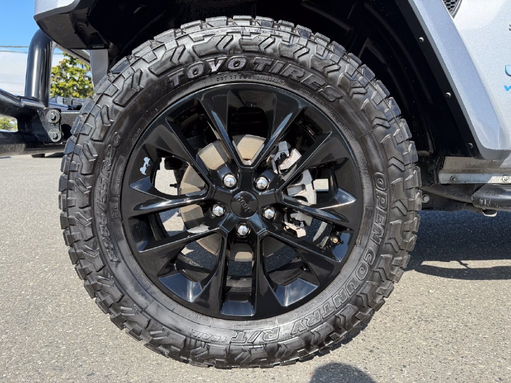 Used 2021 Silver Jeep Unlimited Sahara 4xe image 9