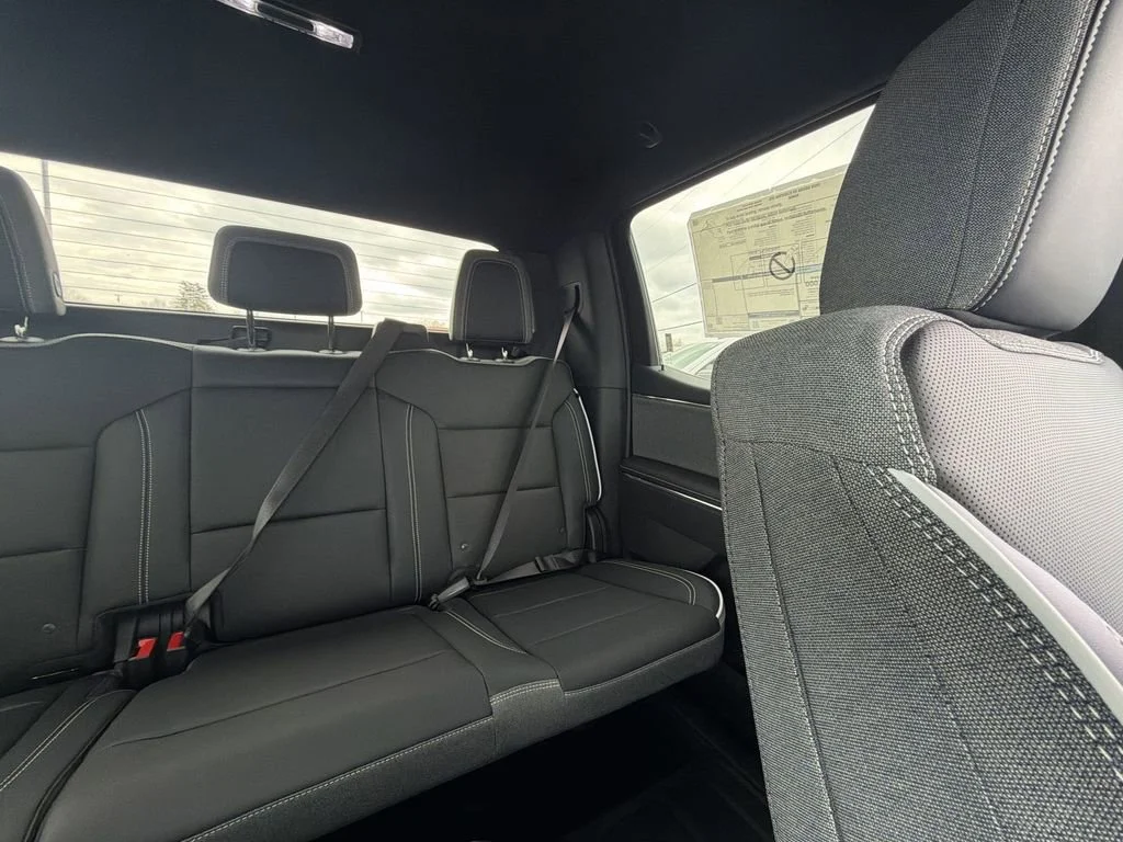 New 2026 Onyx Black GMC Elevation Standard Range image 14