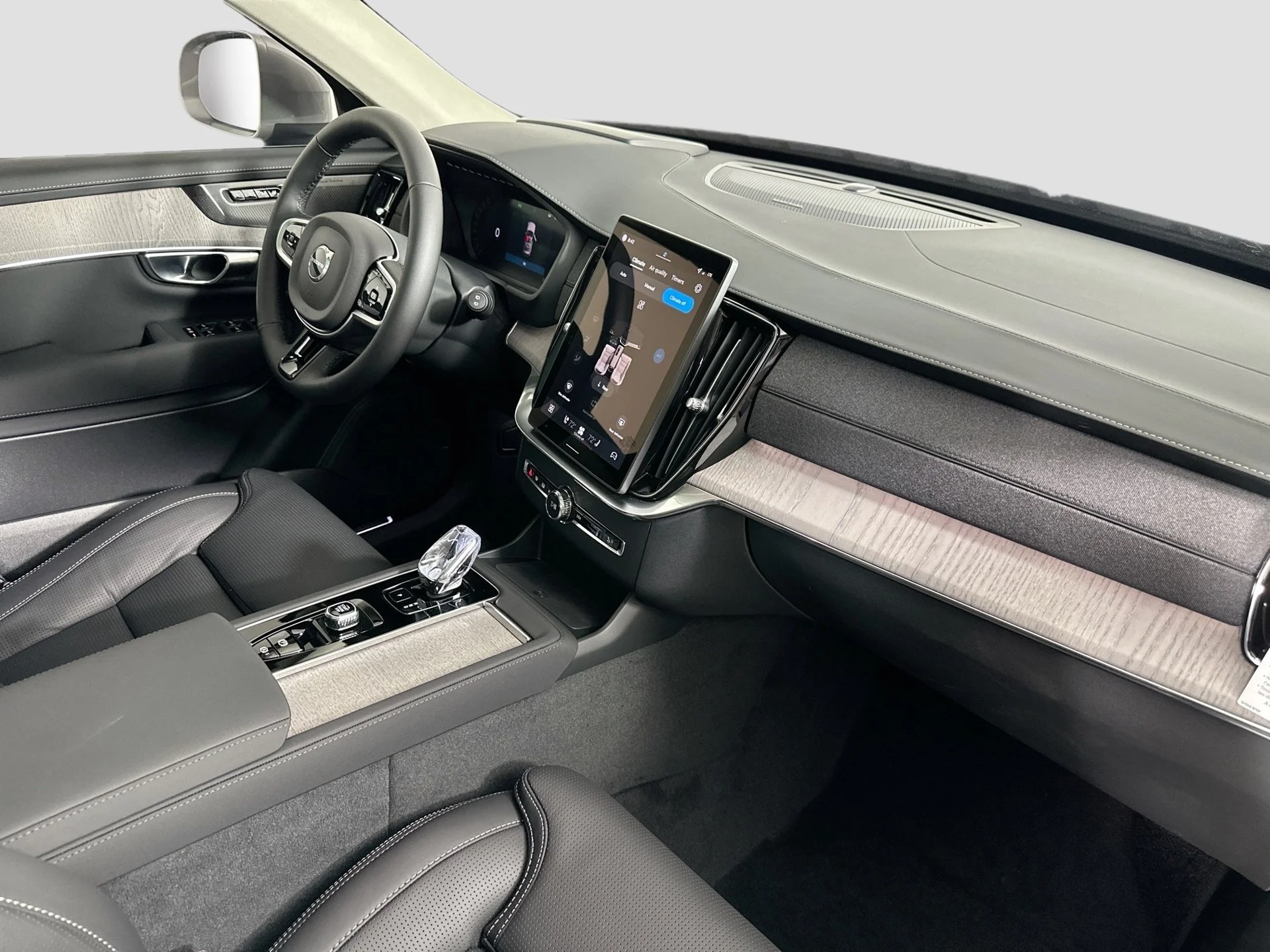New 2026 Silver Volvo B6 Ultra image 32