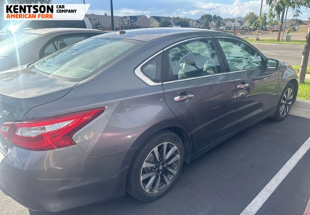 Used 2017 Gray Nissan 2.5 SV image 2
