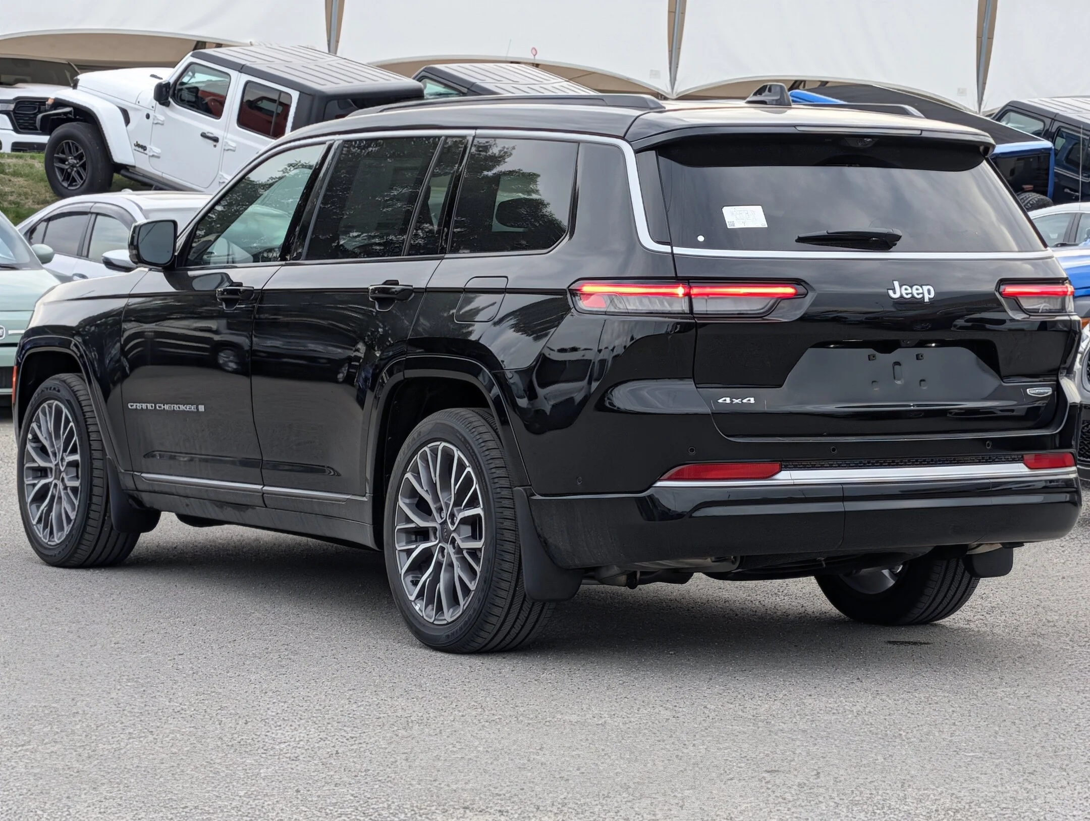 New 2026 Black Jeep Summit - - 4x4 - Dual- Pane Panoramic Sunroof - Trailer Tow Pkg - Palermo Leather & More! image 6