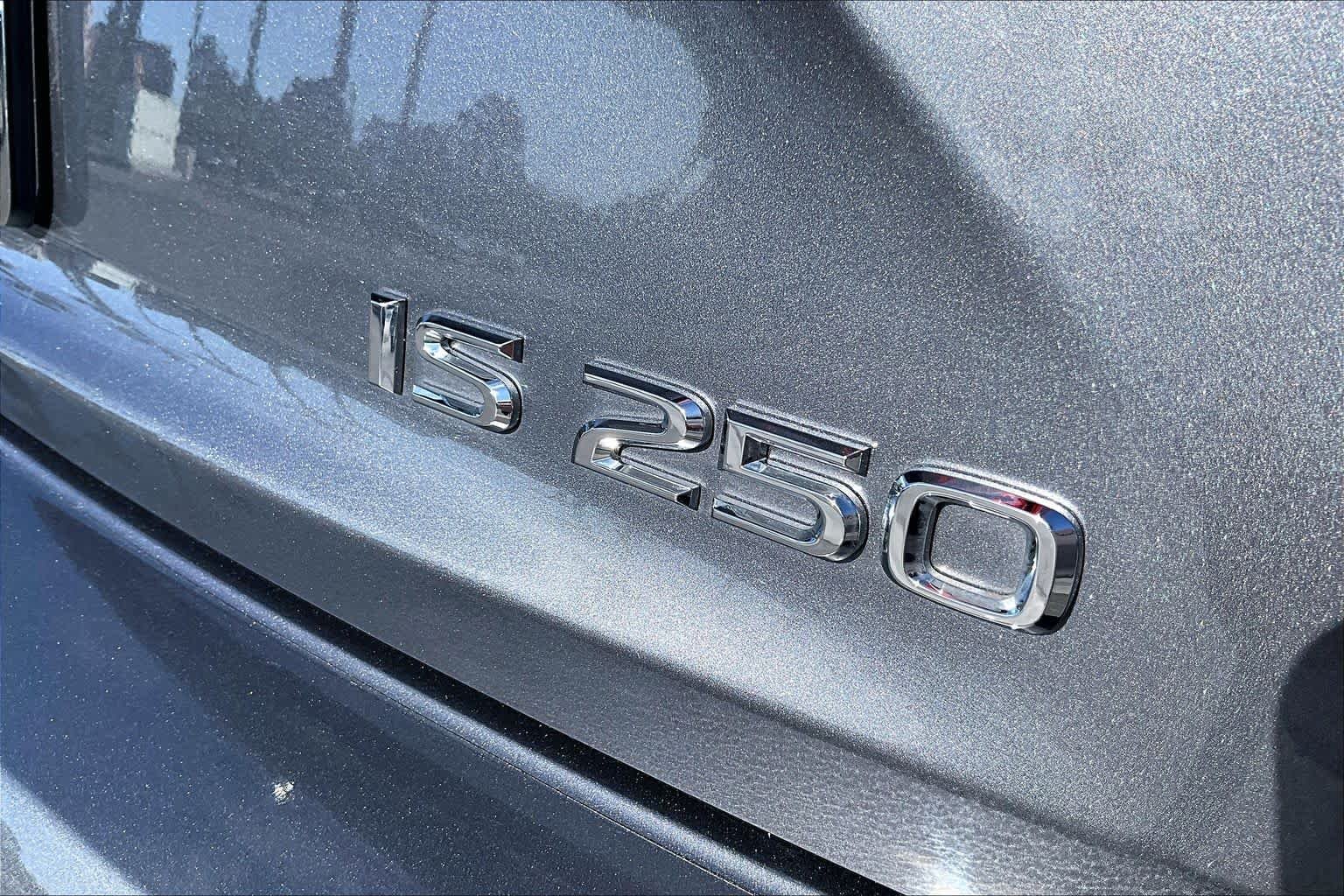 Used 2014 Nebula Gray Pearl Lexus  image 9
