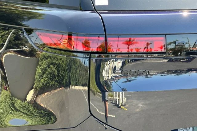 New 2026 Constellation Blue Ultra Metallic Gloss Land Rover Dynamic SE image 26
