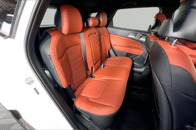 New 2027 White Kia SX-Prestige image 11