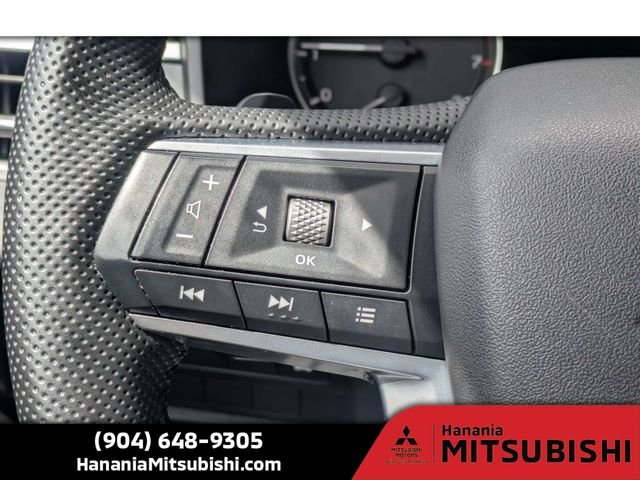 Used 2025 White Mitsubishi SE image 26