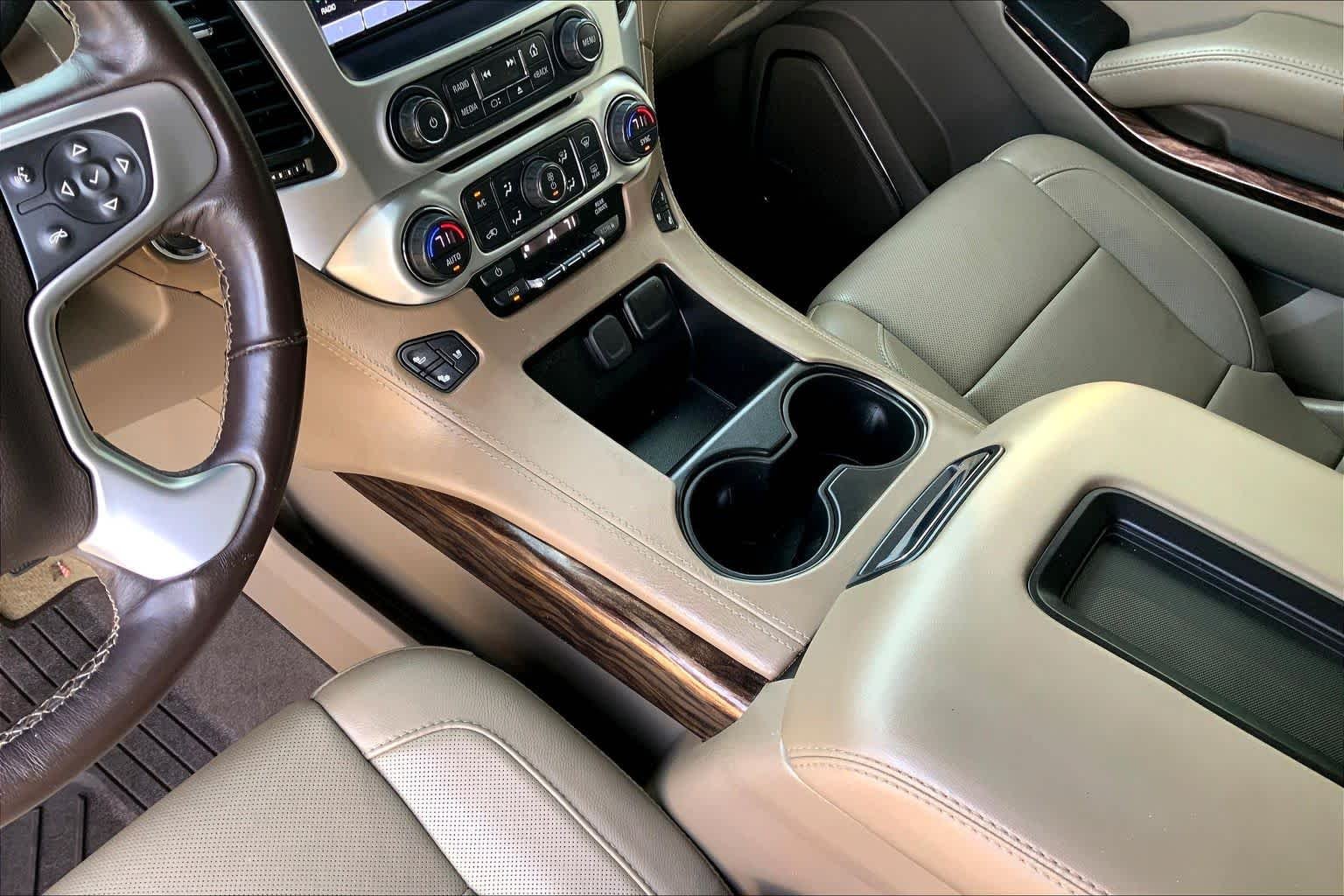 Used 2018 White Frost Tricoat GMC SLT image 17