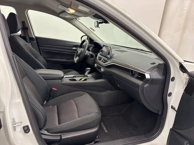 2025 Nissan Altima SV - Photo 15