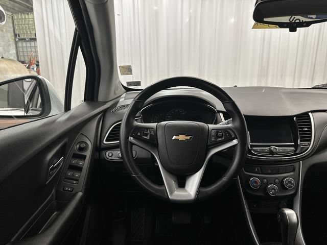 Used 2018 SILVER ICE METALLIC Chevrolet LT image 14
