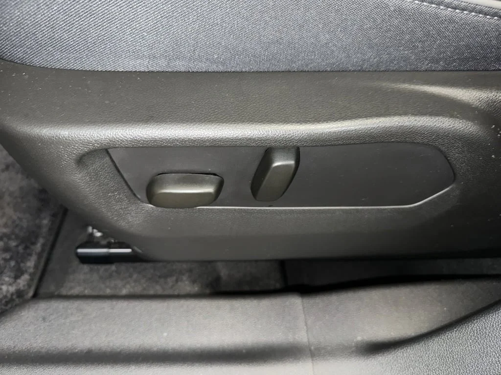 Used 2023 Ebony Twilight Metallic Buick Avenir image 6