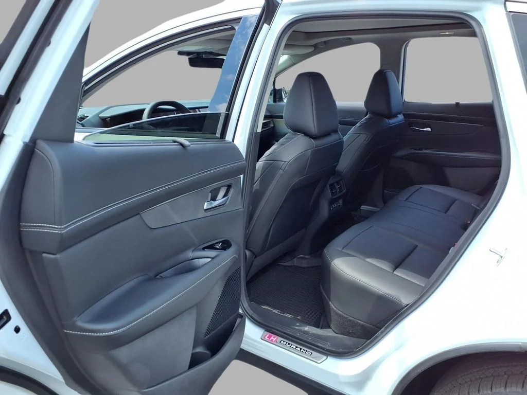 New 2026 Everest White Pearl TriCoat Nissan Platinum image 23